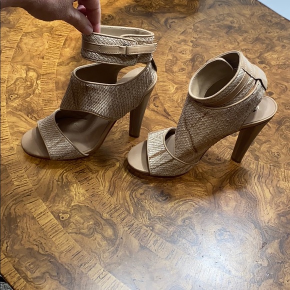 BCBG MAXAZRIA Neutral High Heels